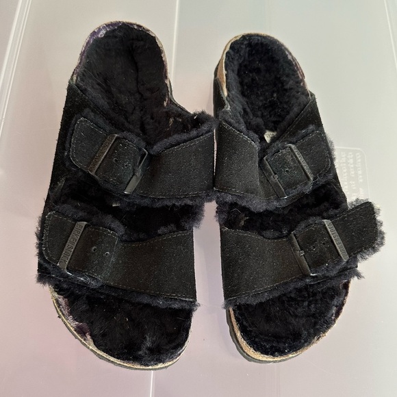 Birkenstock Arizona Shearling Black Sandals Size 8 Narrow Fit - Picture 2 of 10